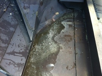施工前の水溜り