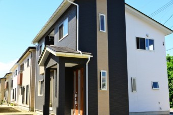家が立ち並ぶ住宅街
