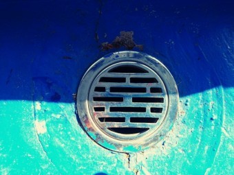 ベランダの丸い排水溝