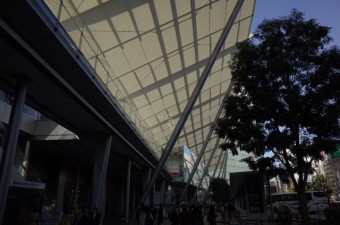 デパートの庇