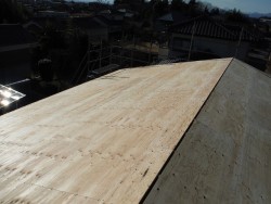 防水紙を貼る前の屋根下地
