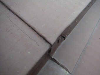 釘の浮いた板金屋根