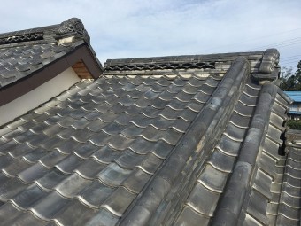 いぶし瓦を使った住宅