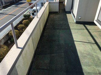 清掃後の渋川市のお客様邸のベランダ
