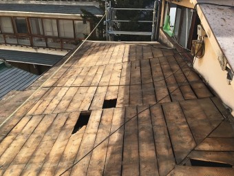 金属屋根を剥がし終えた屋根の下地の状態|伊香保町