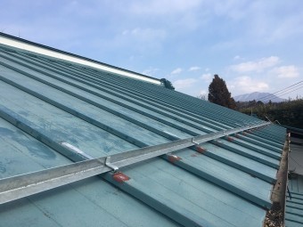 石油製の屋根材