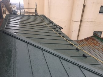 板金屋根の棟板金