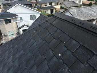 差し替え後の黒色のコロニアル屋根|高崎市