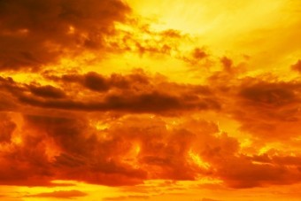 夕焼けに染まった空